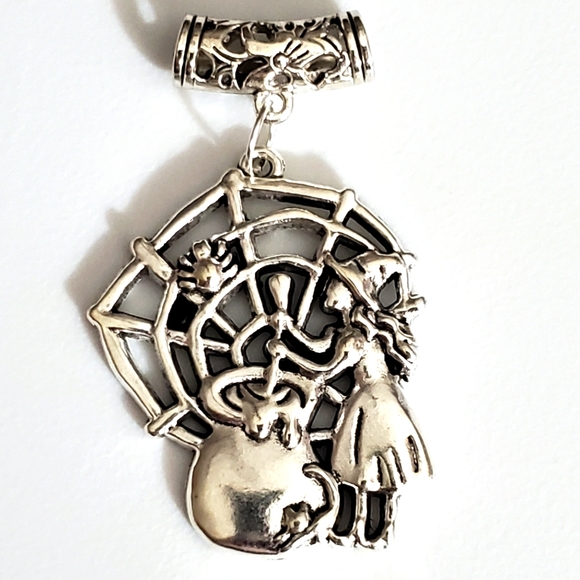 Witch cauldron spiderweb necklace pendant silver handmade Big Halloween spider - Picture 1 of 13